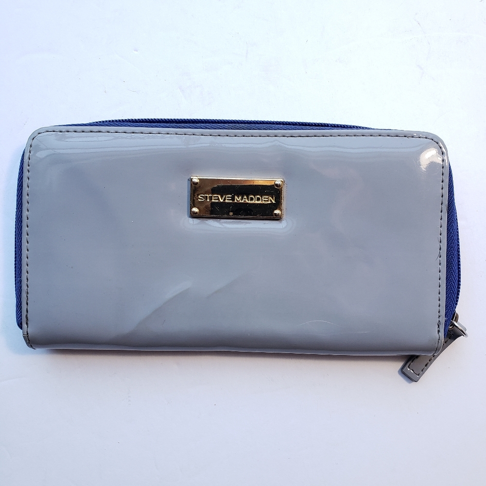 Steve Madden gray plastic wallet